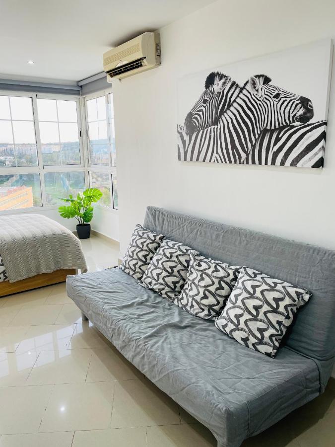 Apartamento La Torre 1337 Precioso, Moderno Y Con Piscina ตอร์เรโมลิโนส ภายนอก รูปภาพ
